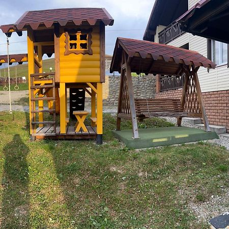 Bee House Поляниця Апартаменти Bukoveľ Exteriér fotografie